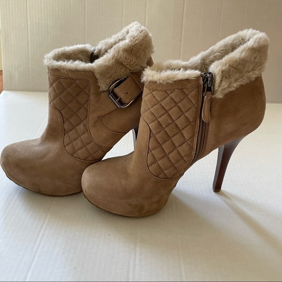 guess High Heel Platform Quilted Suede Faux Fur Ankle Booties, Tan , Size 10 - Picture 2 of 8